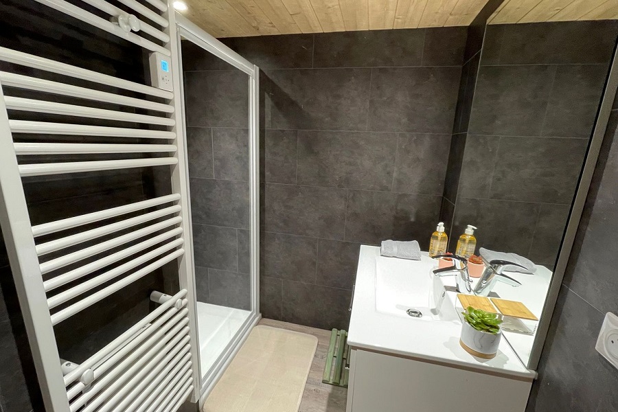 salle de douche trois aconit location chalet vosges